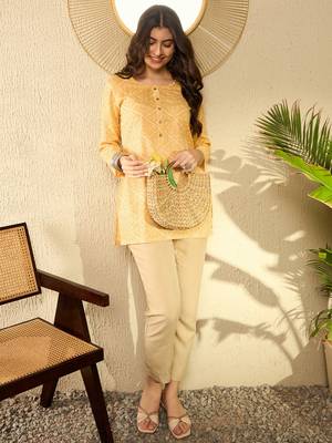 women yellow cotton blend bandhani printed regular tunic 3