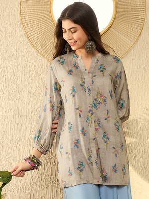 women grey poly rayon floral printed regular tunic 3