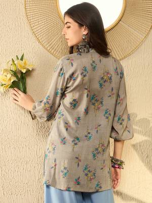 women grey poly rayon floral printed regular tunic 4