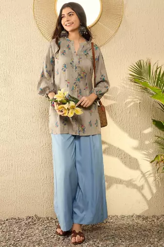 women grey poly rayon floral printed regular tunic