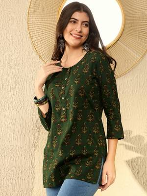 women green cotton blend ethnic motifs printed regular tunic 3