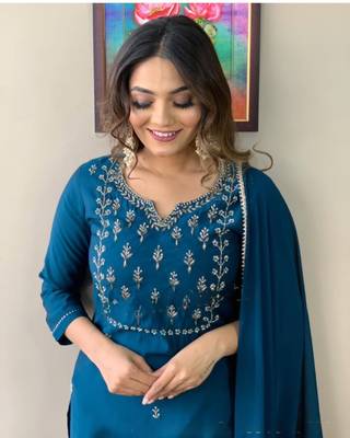 Petrol Embroidered Work Rayon Slub Fabric Straight Kurta, Pant and Dupatta Set 4