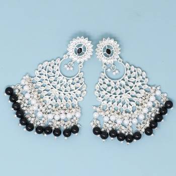 Kundan type zumka earring for girls 3