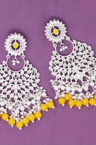 Kundan type zumka earring for girls