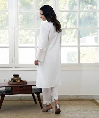 White lace embroidered kurta 3