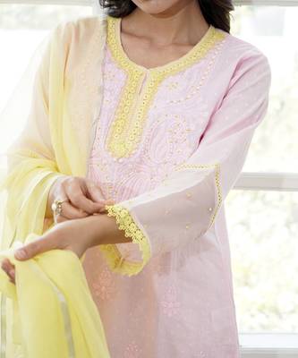Pink cotton dobby embroidered chikankari round paisley kurta 2