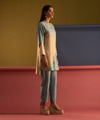 Multicolor dupion silk printed kurta sets 2
