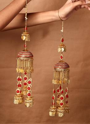 Set of 2 gold-plated layered kaleeras with red beads 1