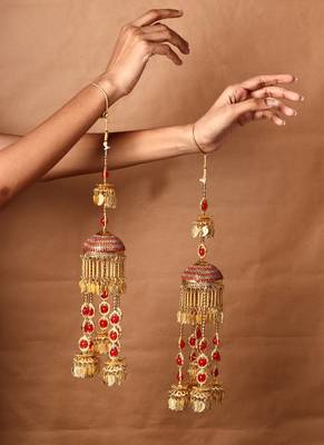 Set of 2 gold-plated layered kaleeras with red beads 2