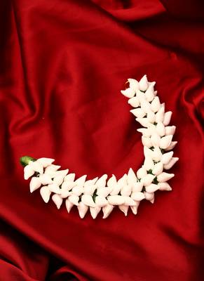 Artificial golden flower hair vine 1