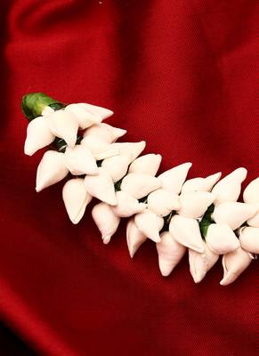 Artificial golden flower hair vine 2