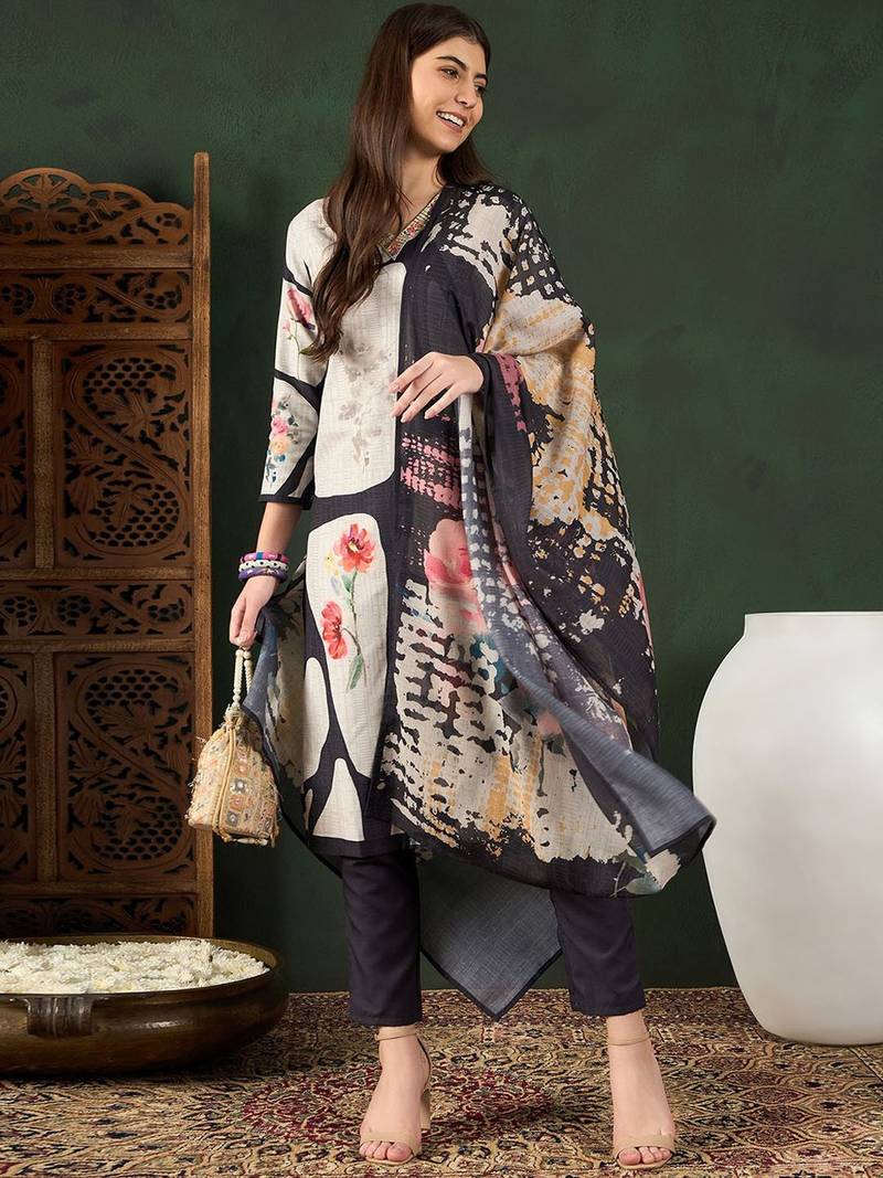 women black rayon blend floral printed straight kurta trouser with dupatta