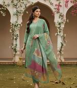 women green rayon blend floral printed straight kurta trouser with dupatta