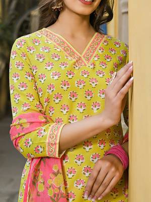 women yellow rayon blend floral printed straight kurta trouser with dupatta 1
