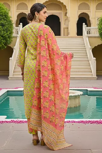 women yellow rayon blend floral printed straight kurta trouser with dupatta