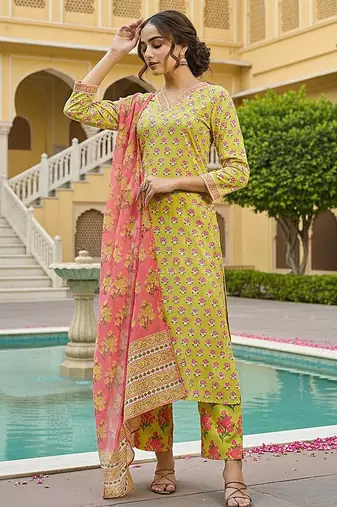 women yellow rayon blend floral printed straight kurta trouser with dupatta