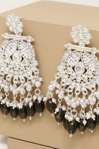 Kundan type zumka earring for girls
