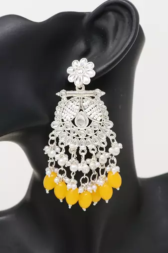 Kundan type zumka earring for girls