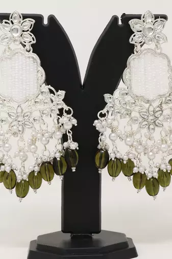 Kundan type zumka earring for girls