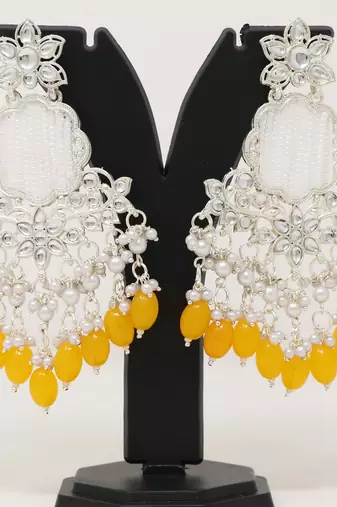 Kundan type zumka earring for girls