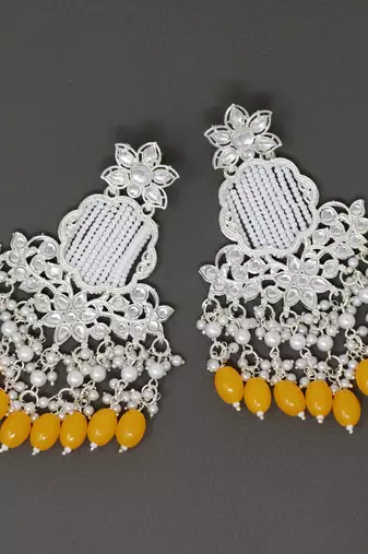 Kundan type zumka earring for girls