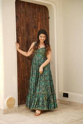 Green Color Printed muslin Maxi Suit 4
