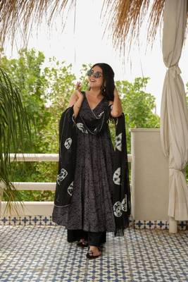 Black Color Bandhej Anarkali Suit Set  1