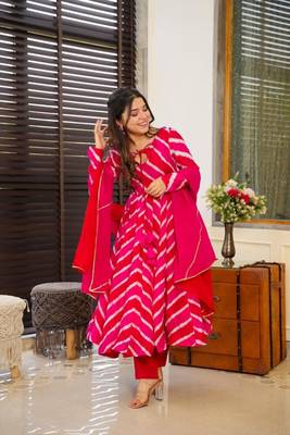 Pink Leheriya Organza Anarkali Suit Set 5
