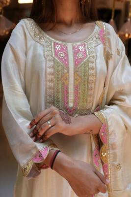 Cream viscose chanderi heavy thread embroidery work kurta pant set 4