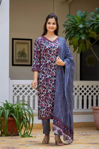 women grey rayon blend floral printed straight kurta trouser with dupatta