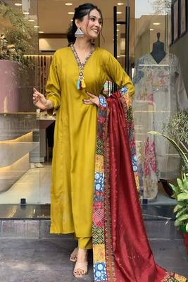 Mustard viscose chanderi thread embroidery work with printed dupatta kurta pant set 2