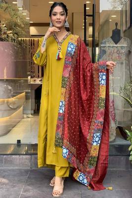 Mustard viscose chanderi thread embroidery work with printed dupatta kurta pant set 3