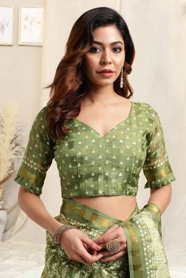 Light green cotton block print golden zari border tassels saree with unstitched blouse piece 5