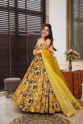 Yellow Crepe printed Maxi Suit Set 4