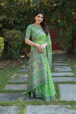 Women Green Pashmina Soft Cotton Zari Weaving Rich Pallu Saree With Blouse For Women 1