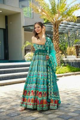 Green Silk Printed Maxi Suit Set 1