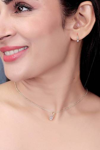 Multi layer/single layer chain pendant for wo  and girls