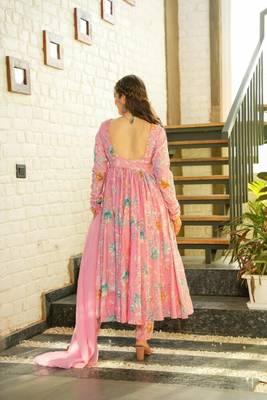 Soft Pink Muslin Printed Anarkali Suit Set 4