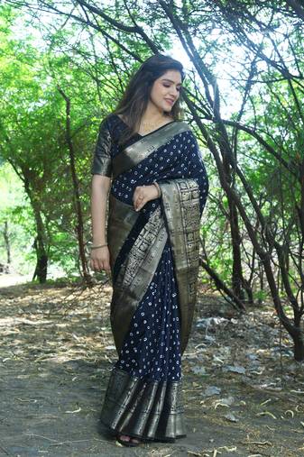 Women Black Silk Kanjivaram Saree Woven Zari Border Rich Pallu Saree With Blouse For Women