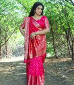 Women Rani Pink Silk Kanjivaram Saree Woven Zari Border Rich Pallu Saree With Blouse For Women