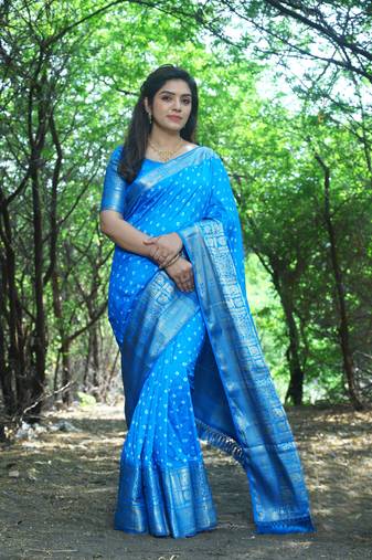 Women Sky Blue Silk Kanjivaram Saree Woven Zari Border Rich Pallu Saree With Blouse For Women