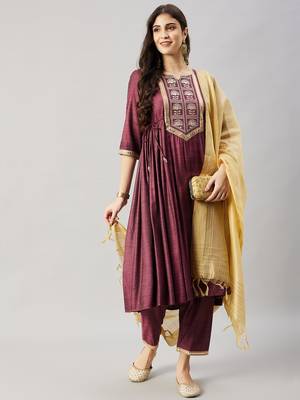 Winered woman pink embroidered kurta, pant & dupatta set 1