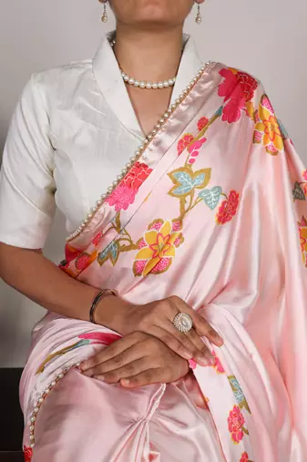 Women'S Softy Silk With Floral Print Saree And Blouse Piece