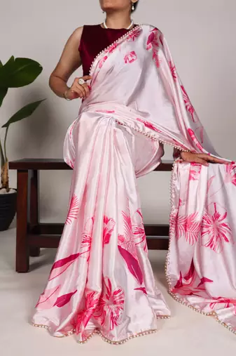 Women'S Softy Silk With Floral Print Saree And Blouse Piece