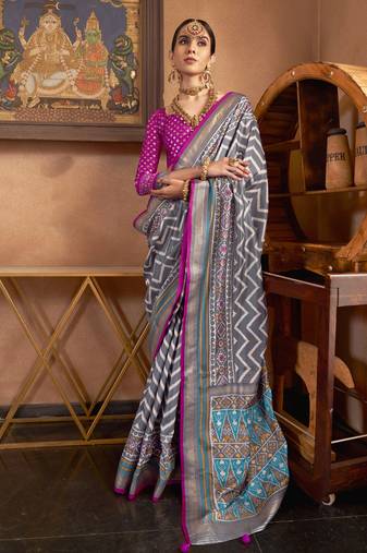 Elora Soft Silk Chevron Pattern With Foil Printed Patola Saree (Grey)