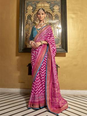Elora Soft Silk Chevron Pattern With Foil Printed Patola Saree (Pink) 1
