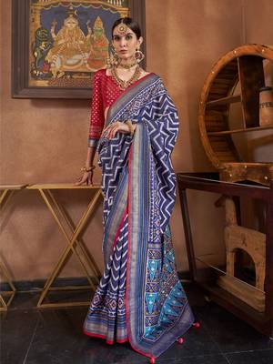 Elora Soft Silk Chevron Pattern With Foil Printed Patola Saree (Navy Blue) 1