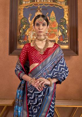 Elora Soft Silk Chevron Pattern With Foil Printed Patola Saree (Navy Blue) 2