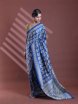 Blue silk soft saree with texture print 2