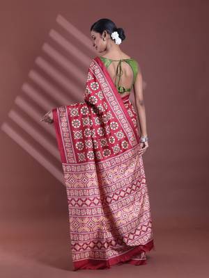 Dark red silk soft saree with texture print 3